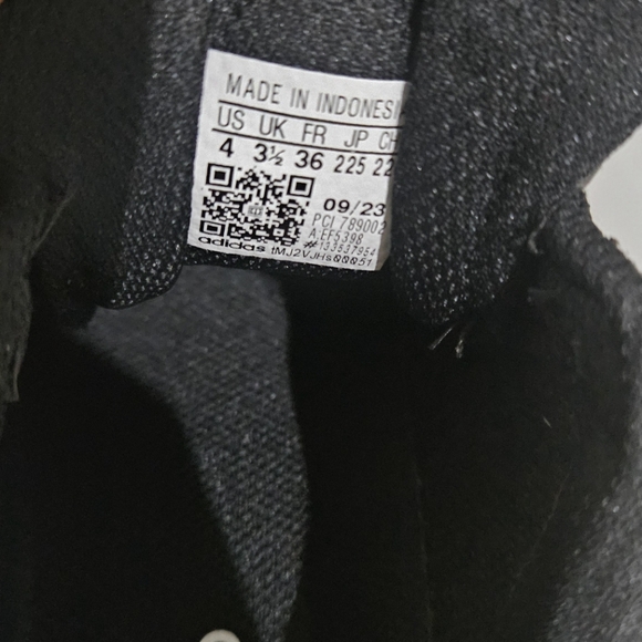 adidas Other - Adidas Black Shell Toe Sneakers 4Y